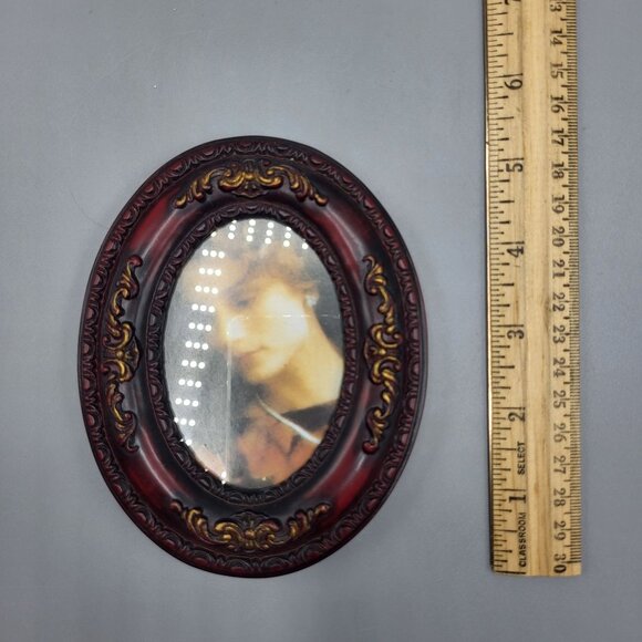 Vtg Oval Ornate Red & Gold Picture Frame Victorian Woman Portrait Resin Taiwan - Picture 7 of 7
